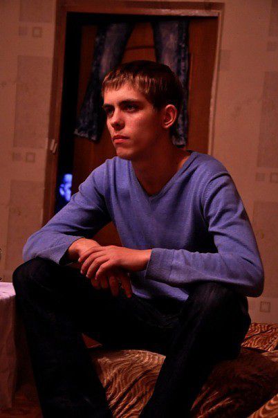 живу один девушки*