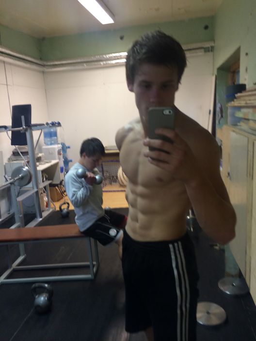 Девушки пишите)