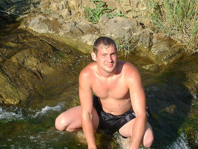 красавчик)