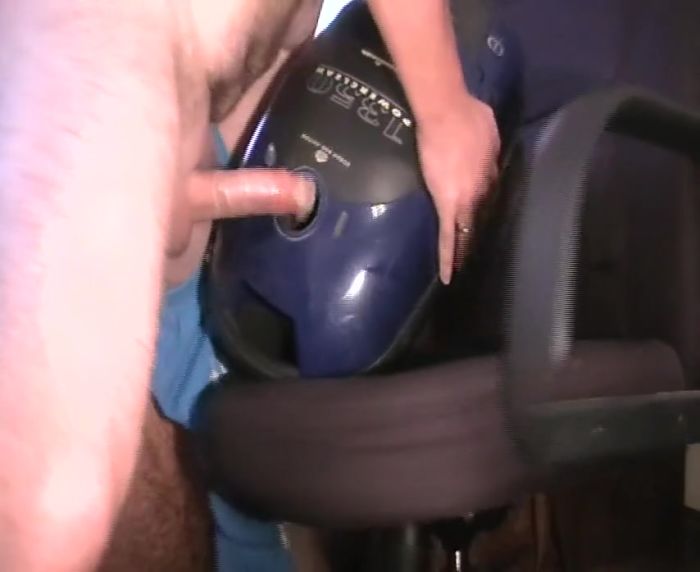 ТРАХНУЛ ПЫЛЕСОС