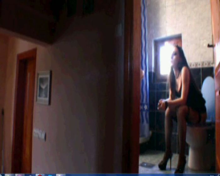 подлиз Госпоже после туалета