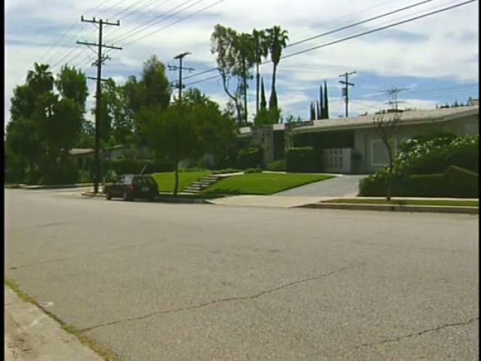 Jordan Lee sucks penis while in the lap of luxury