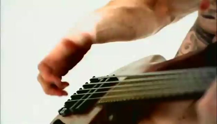 Чувак пиздато играет